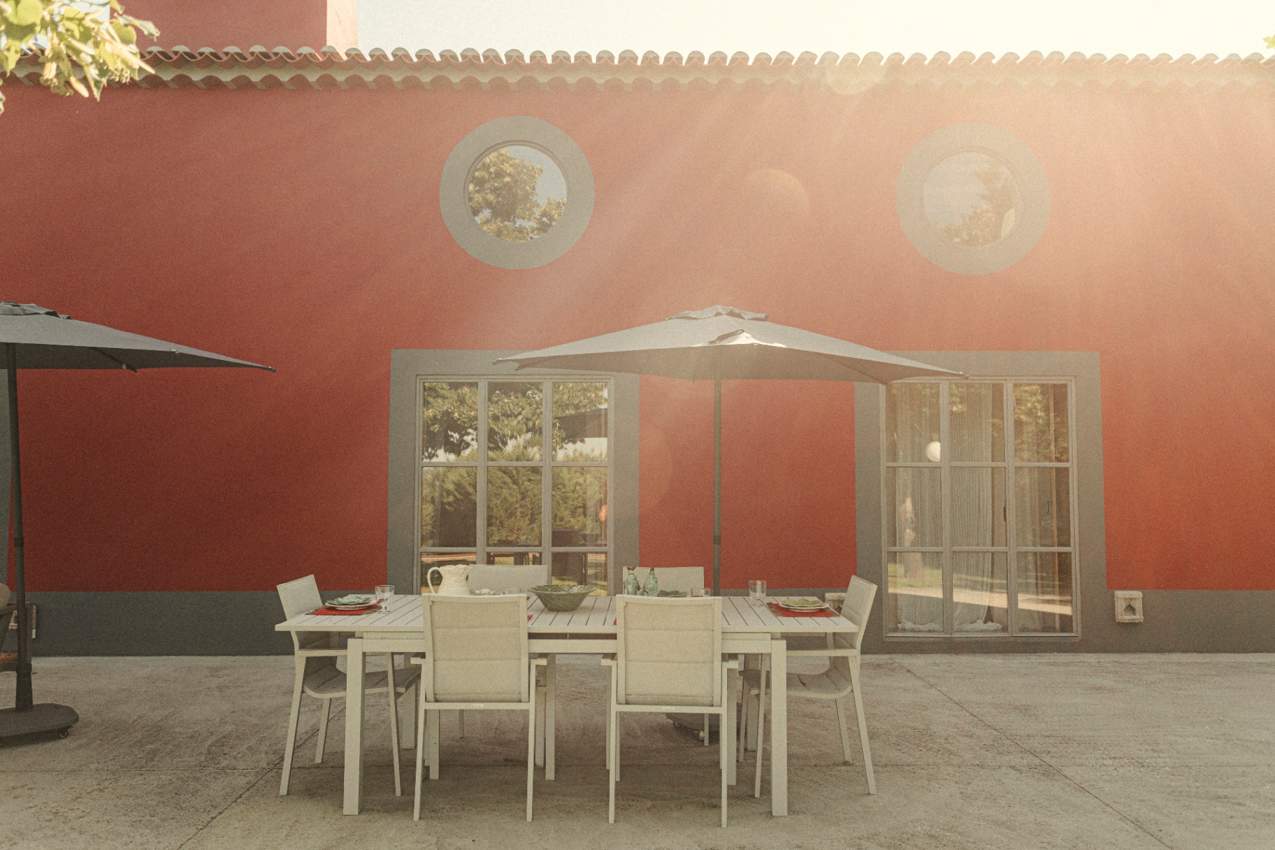 Outdoor dining courtyard